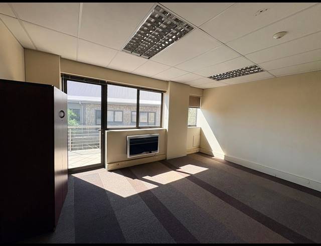 256M² OFFICE TO LET IN NOORDWYK